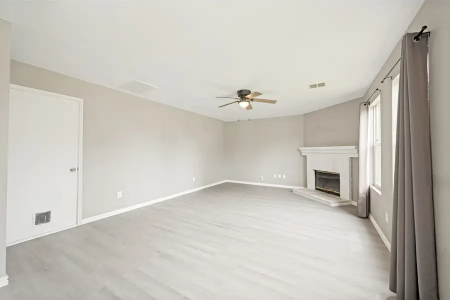 920 Kendall Drive, Arlington, TX 76001 - #3