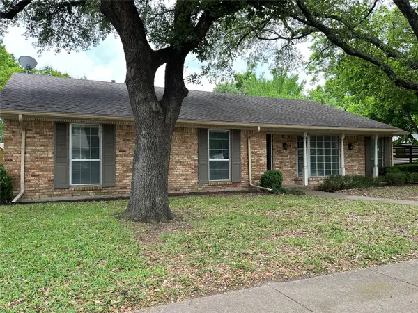 1409 Hillcrest Street, Ennis, TX 75119