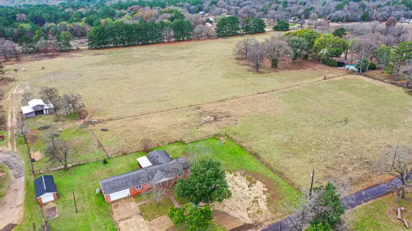 20519 County Road 4114 (with Land), Lindale, TX 75771