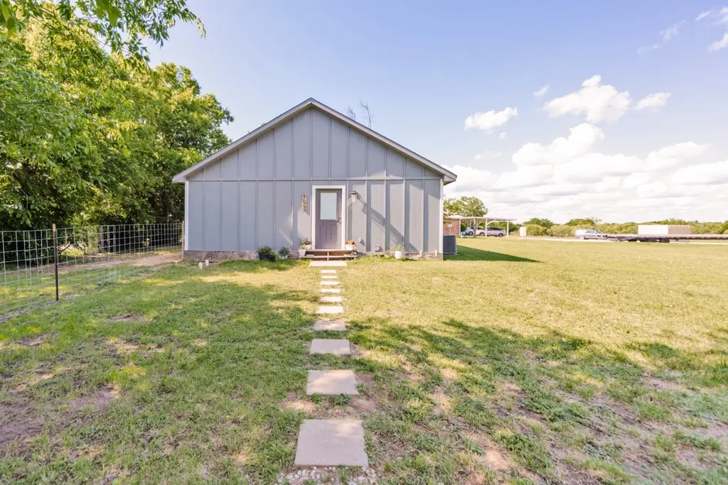 709 W Live Oak Street, Alvord, TX 76225 - #1