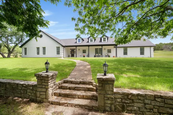 72 Crown Road, Willow Park, TX 76087