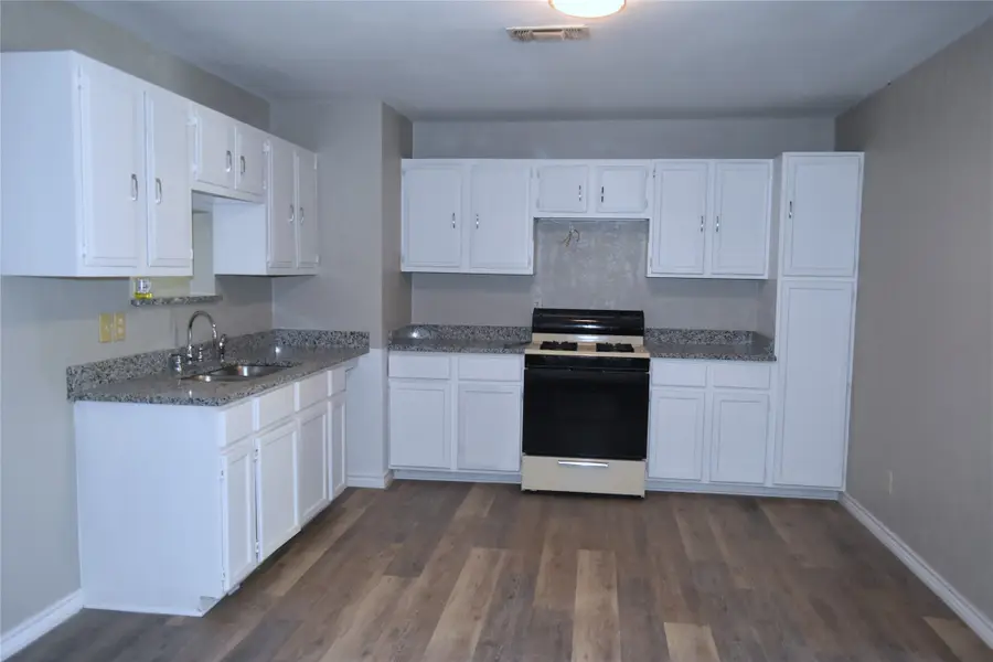 121 Dundee Drive, Wichita Falls, TX 76302 - #2