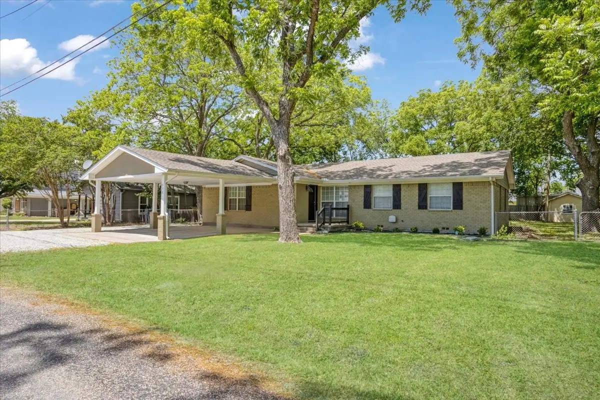470 W Marshall Street, Van Alstyne, TX 75495 - #1