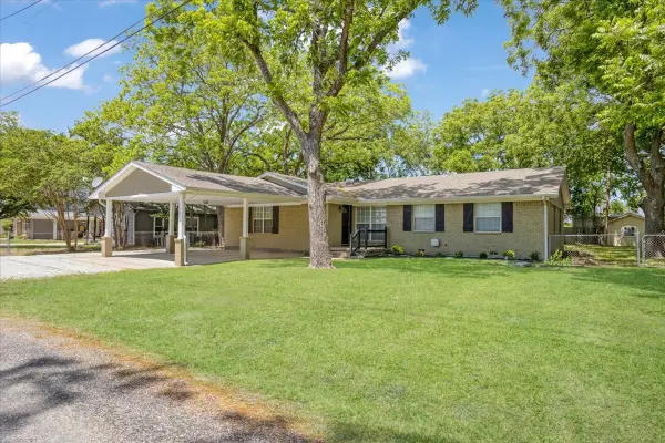 470 W Marshall Street, Van Alstyne, TX 75495