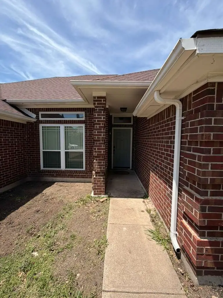 906 Busby, Cedar Hill, TX 75104 - #3