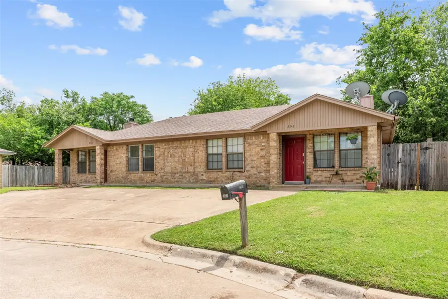 208 Lanham Court, White Settlement, TX 76108 - #2