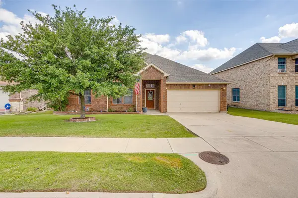 832 Peach Lane, Burleson, TX 76028