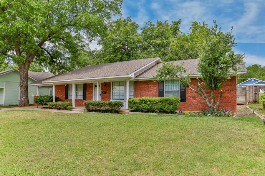 215 E Tennie Street, Gainesville, TX 76240 - #2