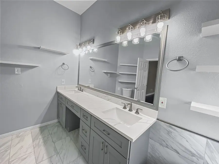 5624 Bedford Lane, The Colony, TX 75056 - #2