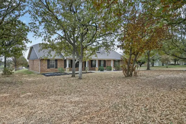 108 La Arroya Drive, Weatherford, TX 76088