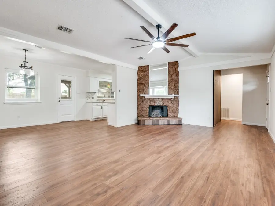 321 Campo Street, Grand Prairie, TX 75051 - #2