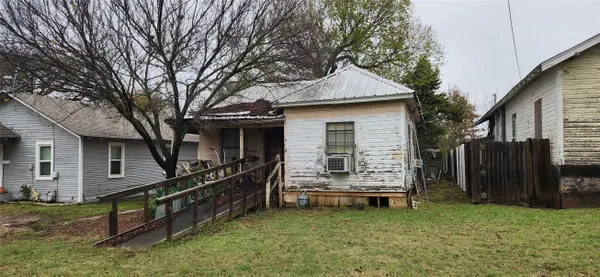 1407 E Wells Avenue, Sherman, TX 75090