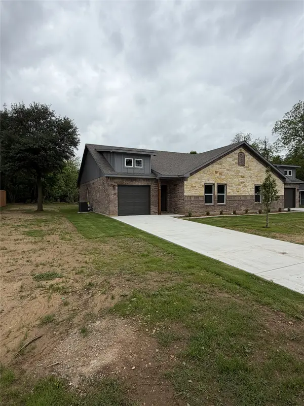1003 Grandbury Street, Cleburne, TX 76033