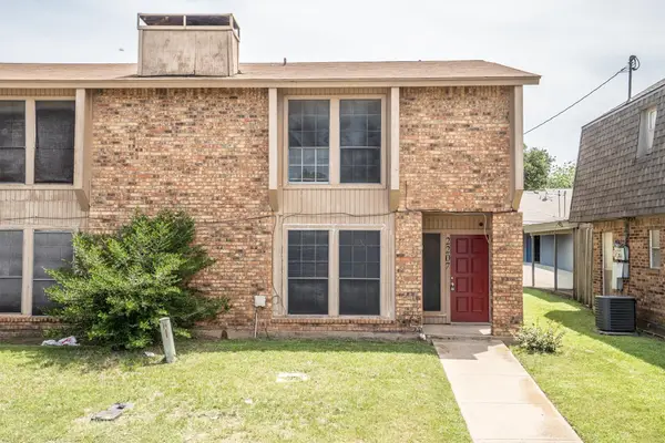 2205 Chase Court #2, Dalworthington Gardens, TX 76013