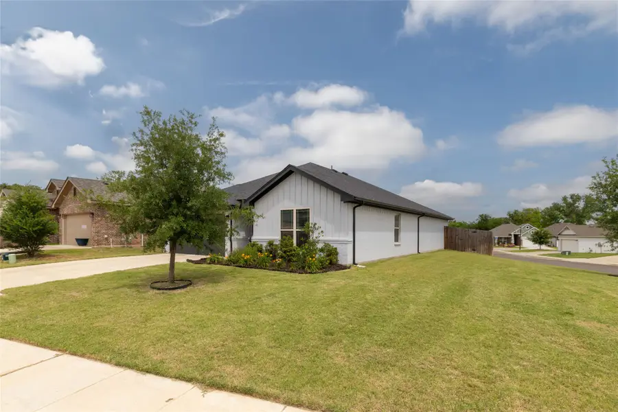 500 Adams Court, Weatherford, TX 76085 - #2