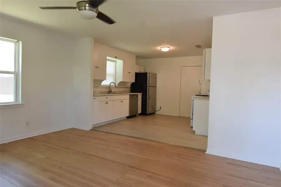 1202 Sunnyside Avenue, Cockrell Hill, TX 75211 - #2