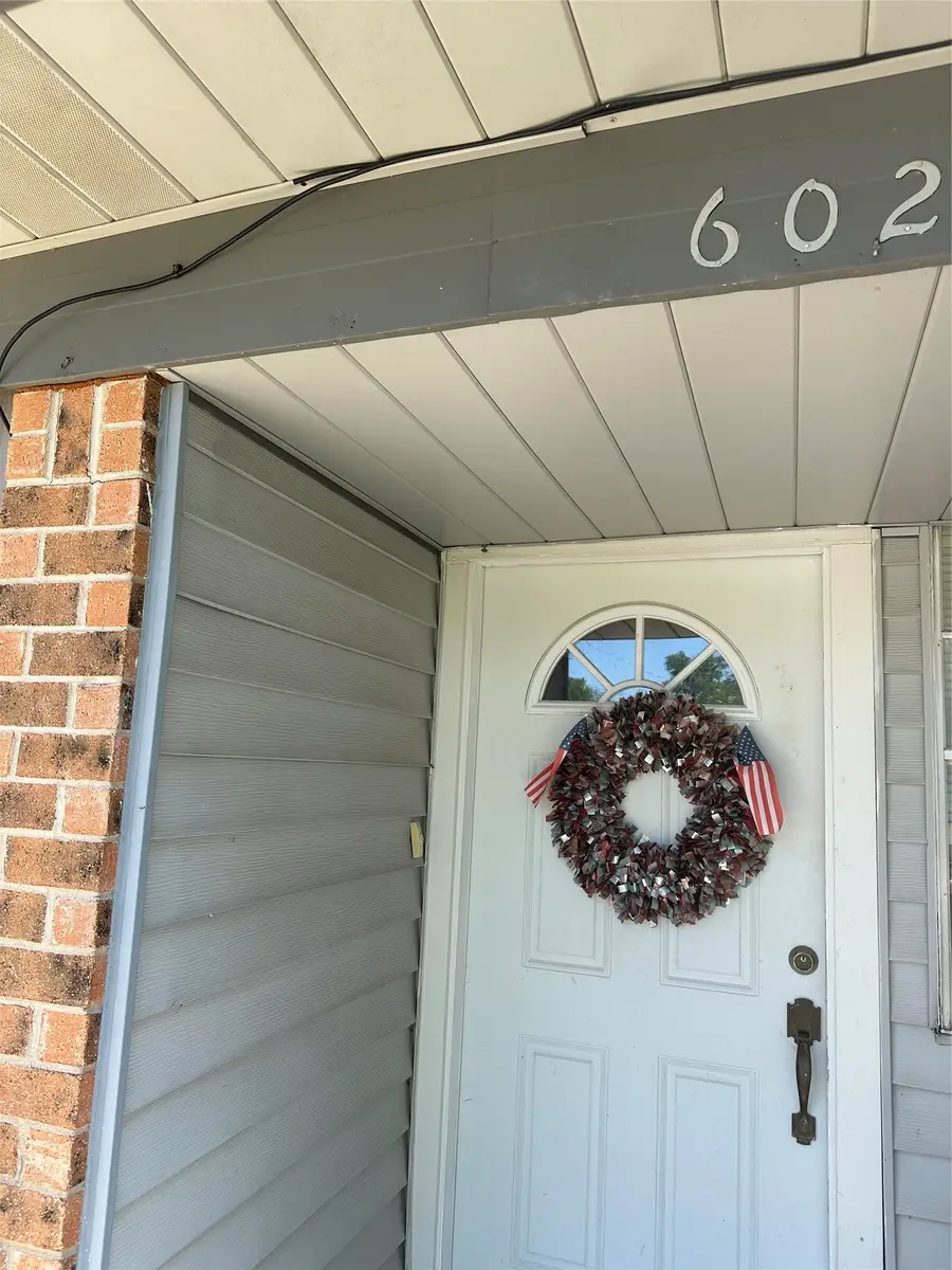 602 W Karnes, Robinson, TX 76706 - #2
