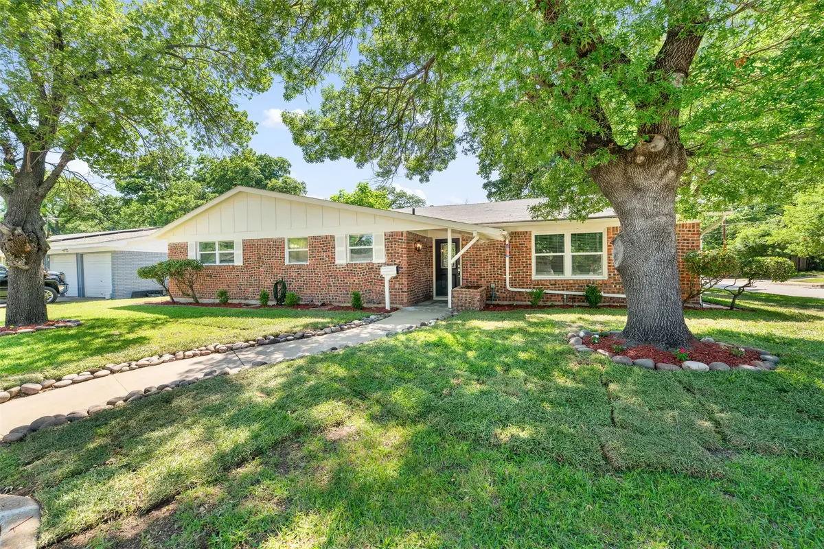 2133 Williams Place, Fort Worth, TX 76111 - #1