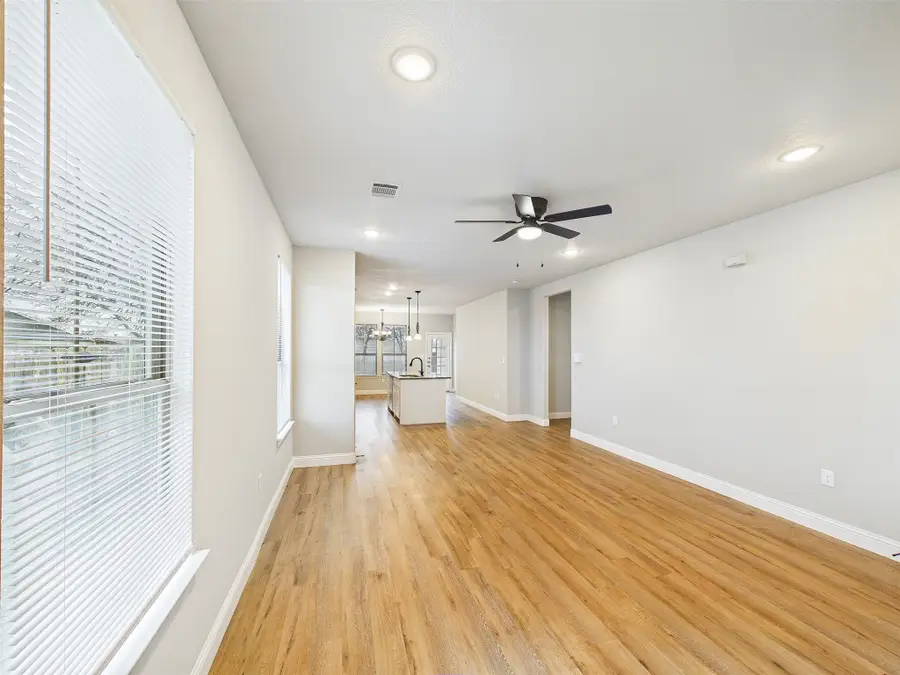 4405 Chickasaw Avenue, Fort Worth, TX 76119 - #3