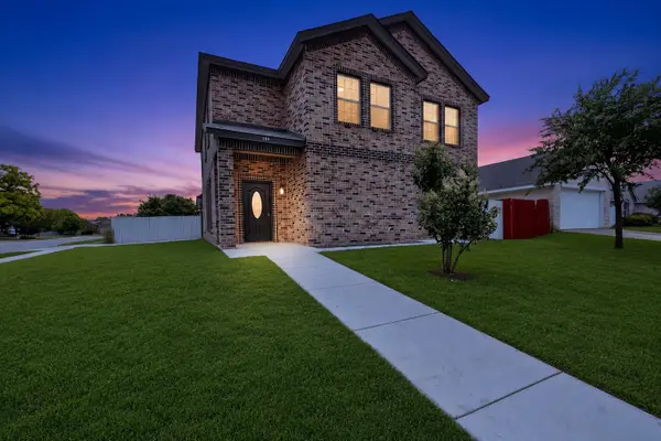 800 Oak Creek Drive, Hutchins, TX 75141