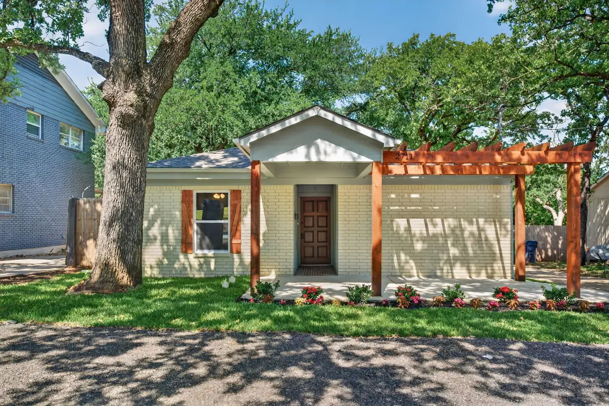 2711 N Locust Street, Denton, TX 76209 - #1