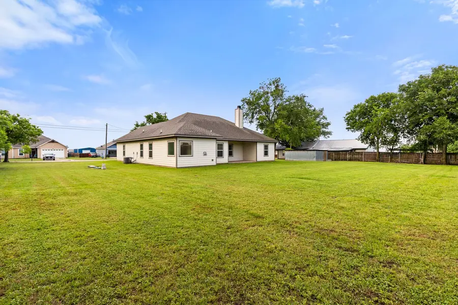263 E Cougar Lane, China Spring, TX 76633 - #2