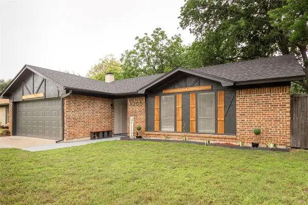 1205 Augusta Road, Benbrook, TX 76126