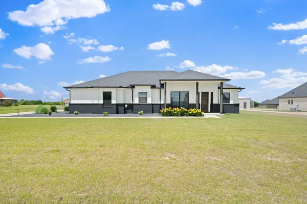 140 Lone Elm Road, Waxahachie, TX 75167