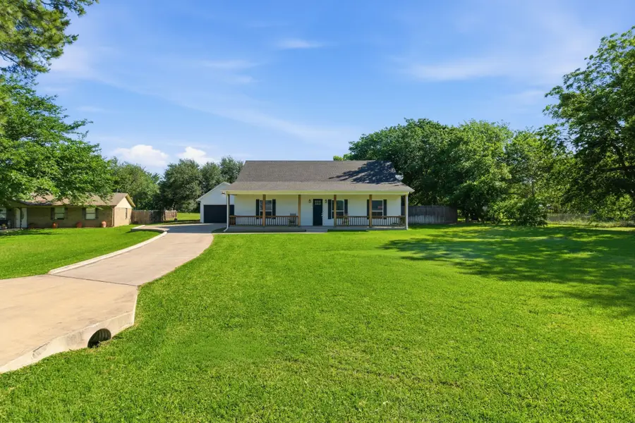 300 Mockingbird Lane, Springtown, TX 76082 - #3