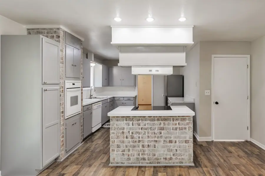 500 W London Street, Bowie, TX 76230 - #3