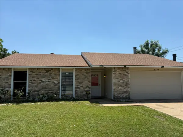 5204 Slay Drive, The Colony, TX 75056