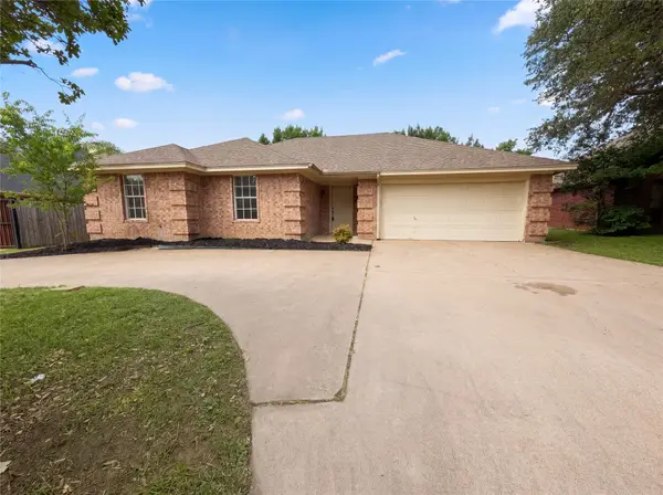 1233 Windy Meadows Drive, Burleson, TX 76028