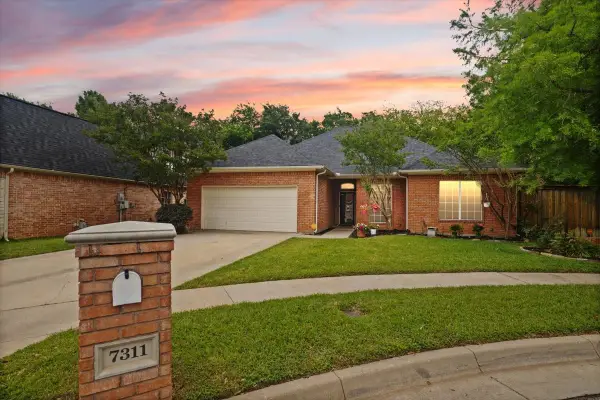 7311 Heritage Oaks Drive, Arlington, TX 76001