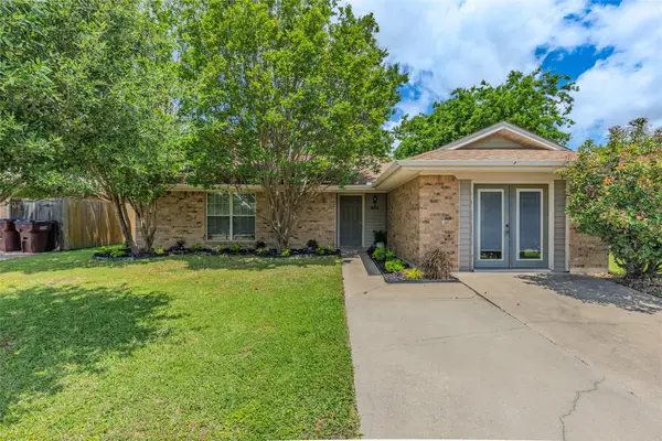 824 Meadowdale Drive, Royse City, TX 75189