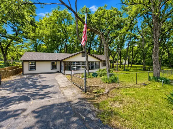 3917 Hidden Lake Court, Alvarado, TX 76009