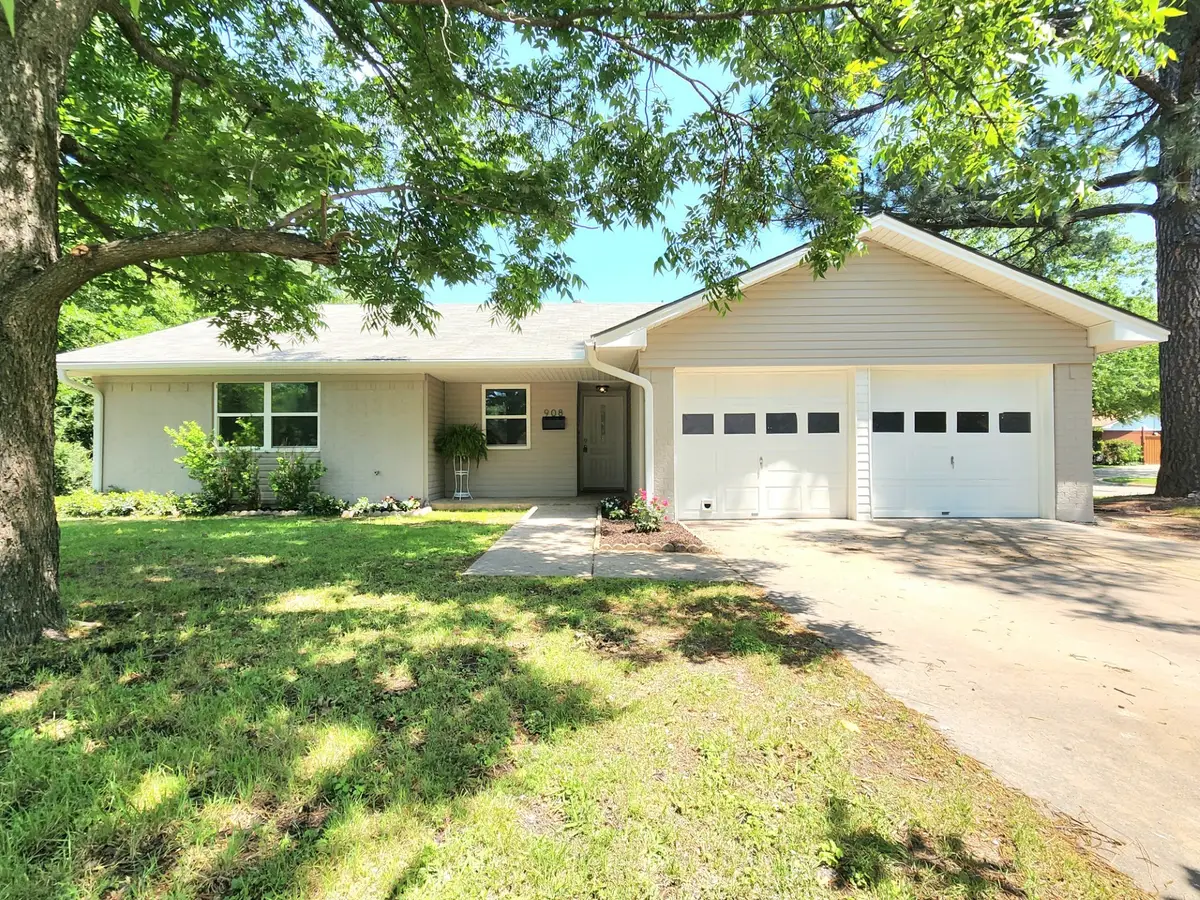908 Dover Circle, Gainesville, TX 76240 - #1