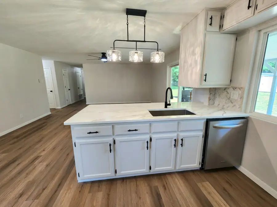 908 Dover Circle, Gainesville, TX 76240 - #3