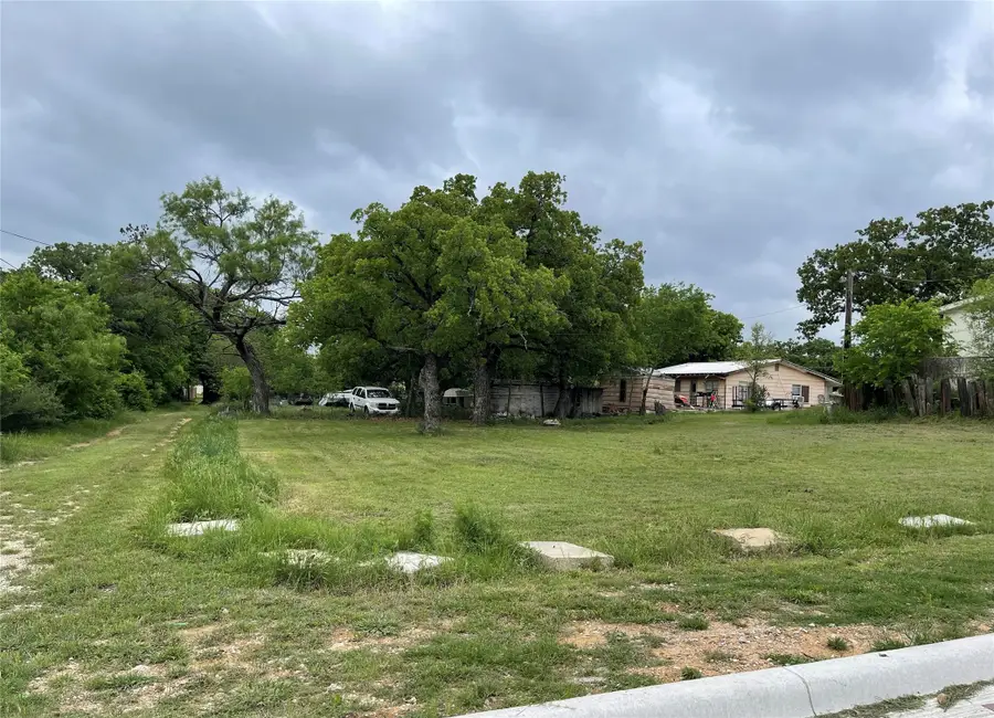 916 W Moss Street, Eastland, TX 76448 - #2