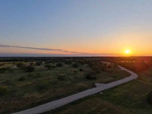 784 Main Loop Loop, Waelder, TX 78959
