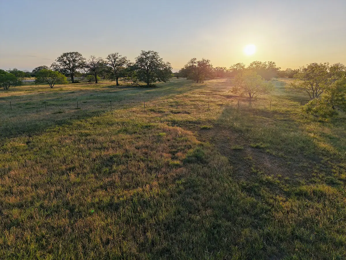 638 Main Loop Loop, Waelder, TX 78959 - #1