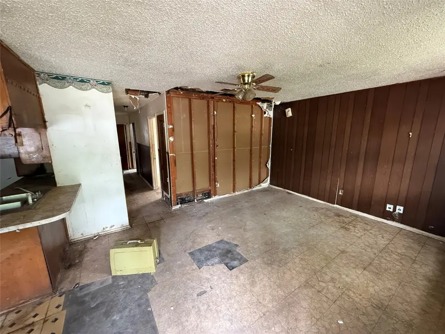 4841 Eastover Avenue, Fort Worth, TX 76119 - #3