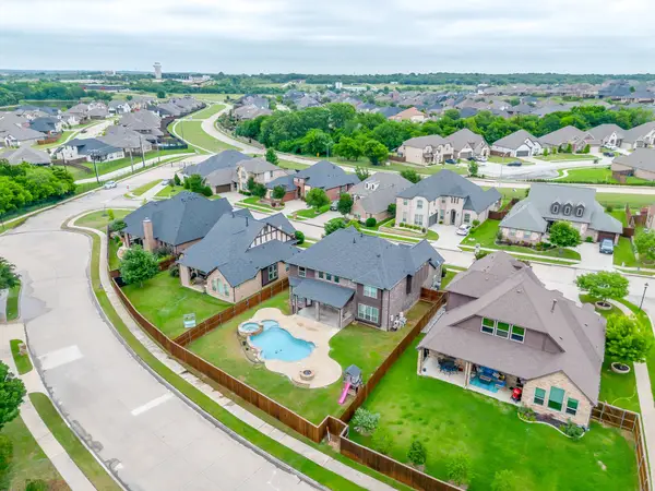 1216 Yosemite Way, Burleson, TX 76028
