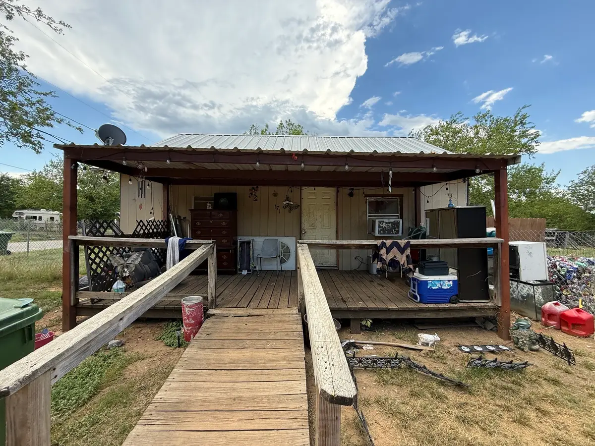 1716 SW 6th Avenue, Mineral Wells, TX 76067 - #1
