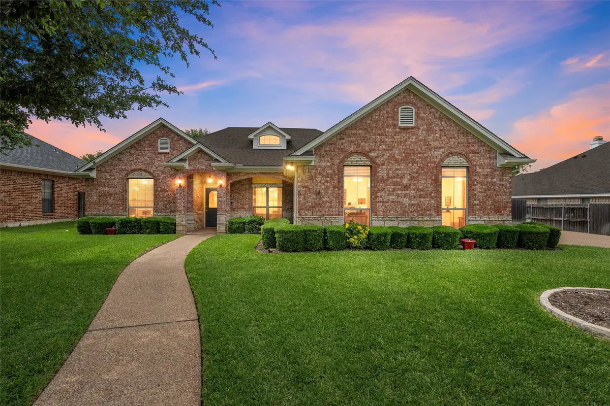 1305 Buffalo Pass, Woodway, TX 76712 - #1