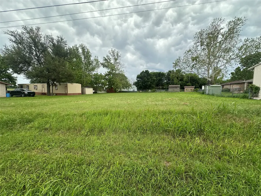 1204 E Highland Avenue, Comanche, TX 76442 - #3