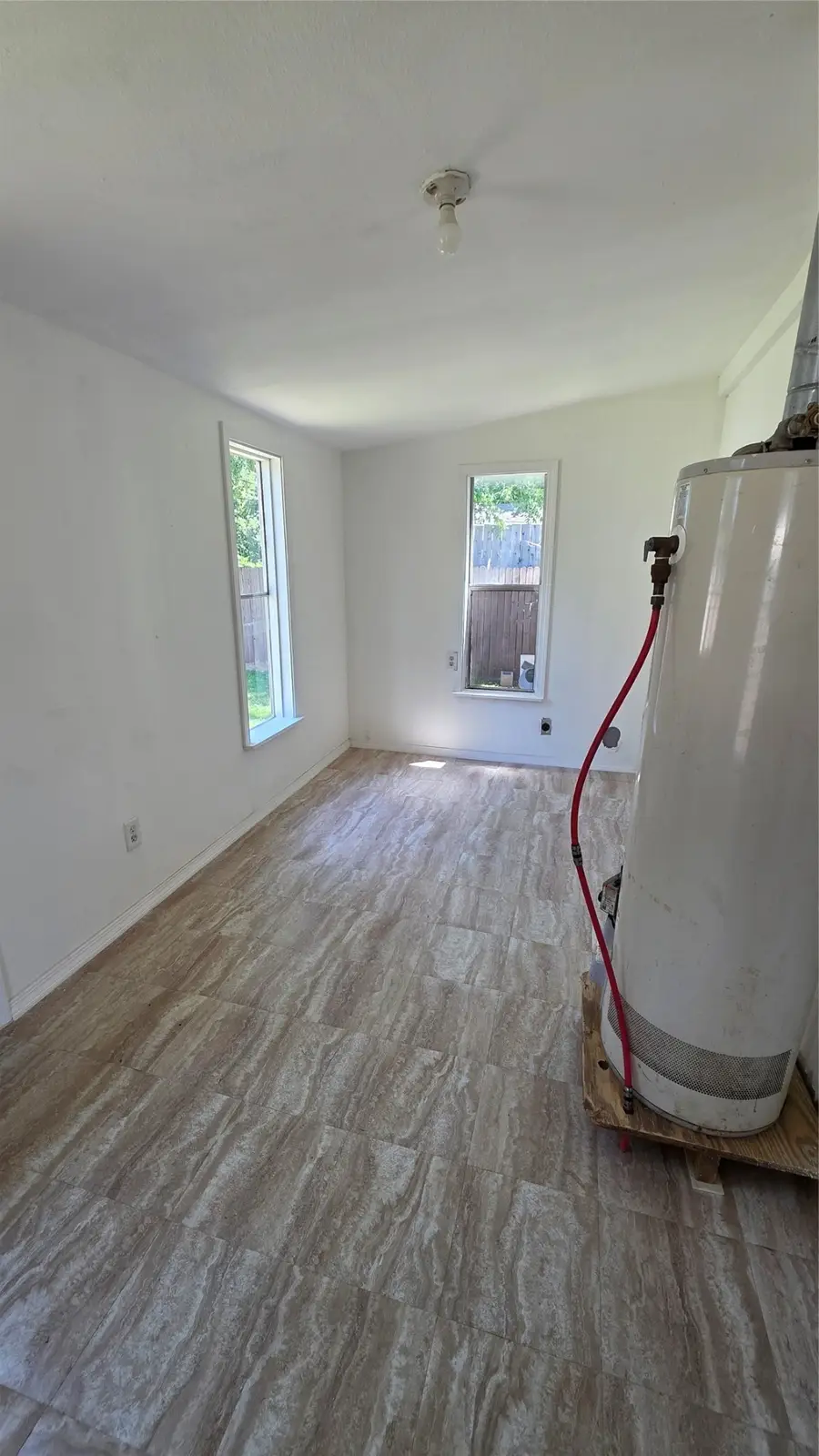 524 W Broadus Avenue, Fort Worth, TX 76115 - #2