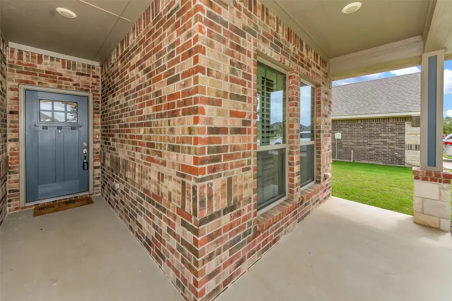 933 E 5th Street, Springtown, TX 76082 - #3