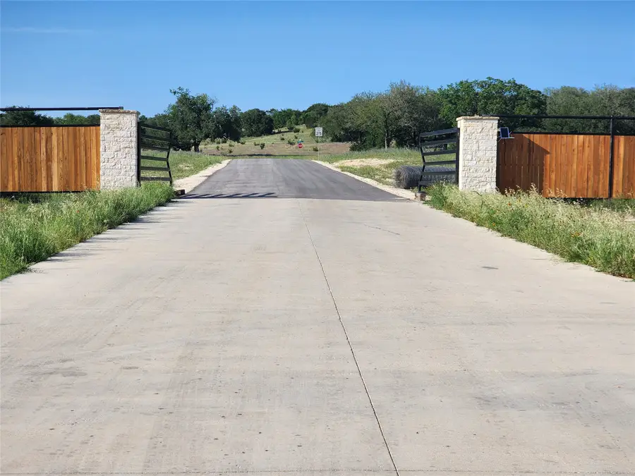 374 Yellowstone Drive, Oglesby, TX 76561 - #2