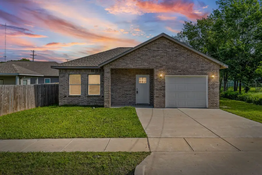 4210 Park Street, Greenville, TX 75401 - #2