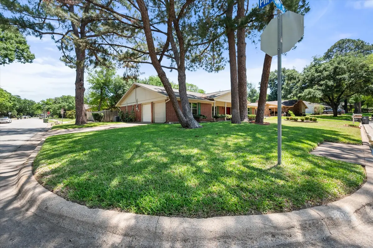 815 Vail Drive, Arlington, TX 76012 - #1